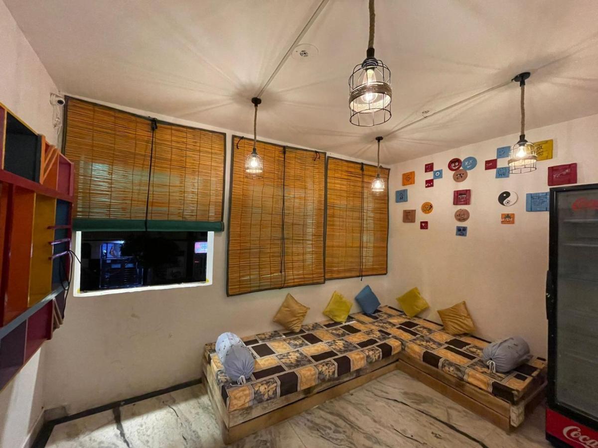 Travel Monkey Hostel Agra  Buitenkant foto
