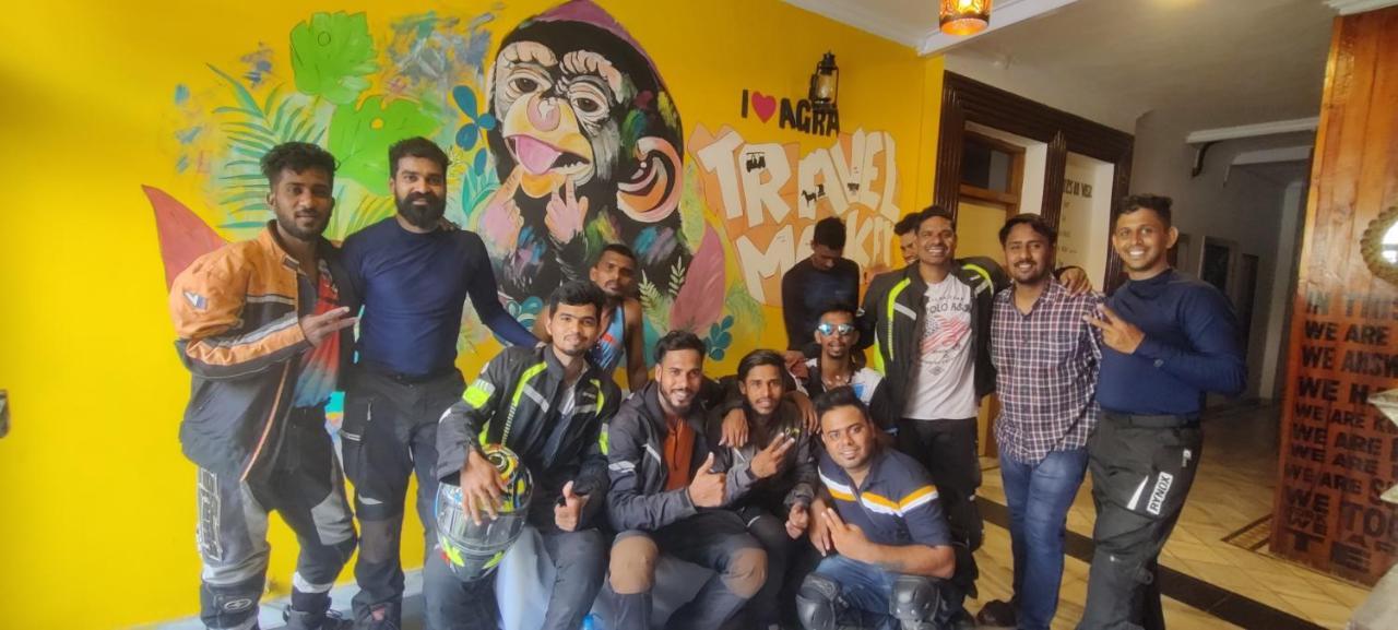 Travel Monkey Hostel Agra  Buitenkant foto