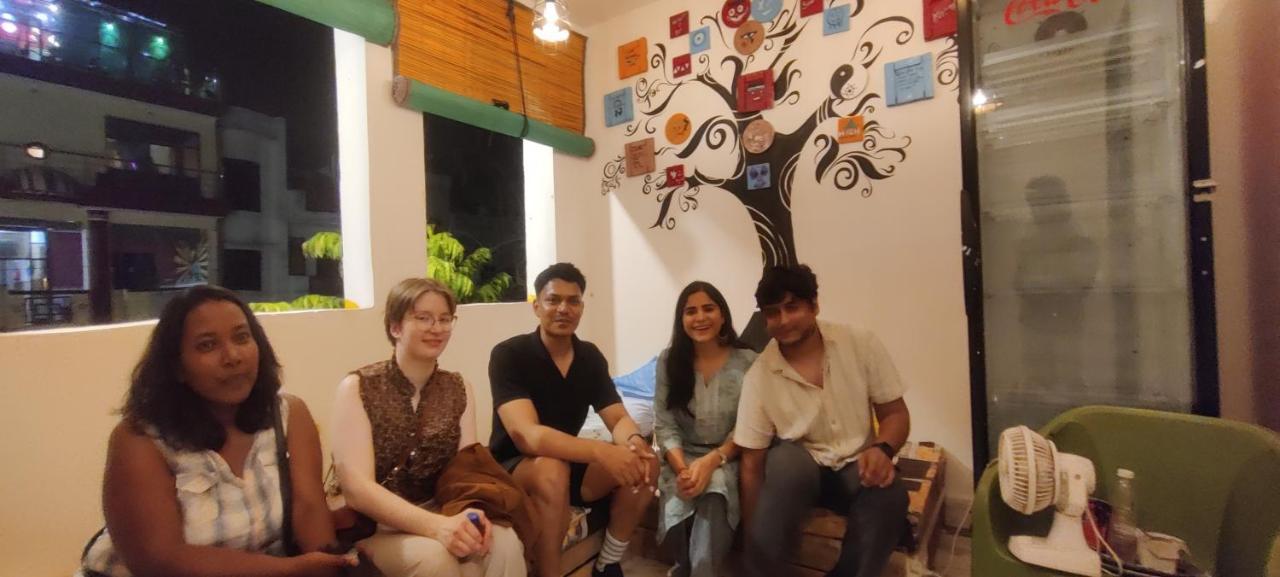 Travel Monkey Hostel Agra  Buitenkant foto