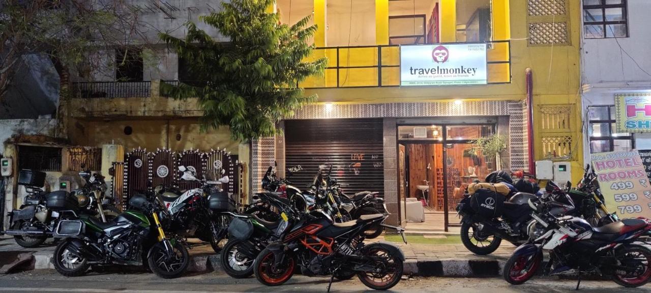 Travel Monkey Hostel Agra  Buitenkant foto