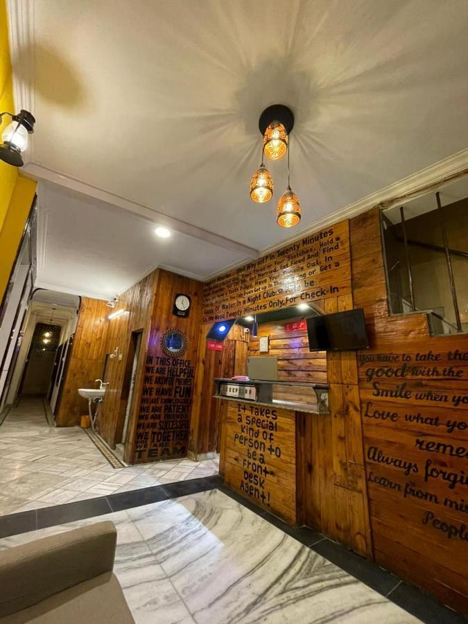Travel Monkey Hostel Agra  Buitenkant foto
