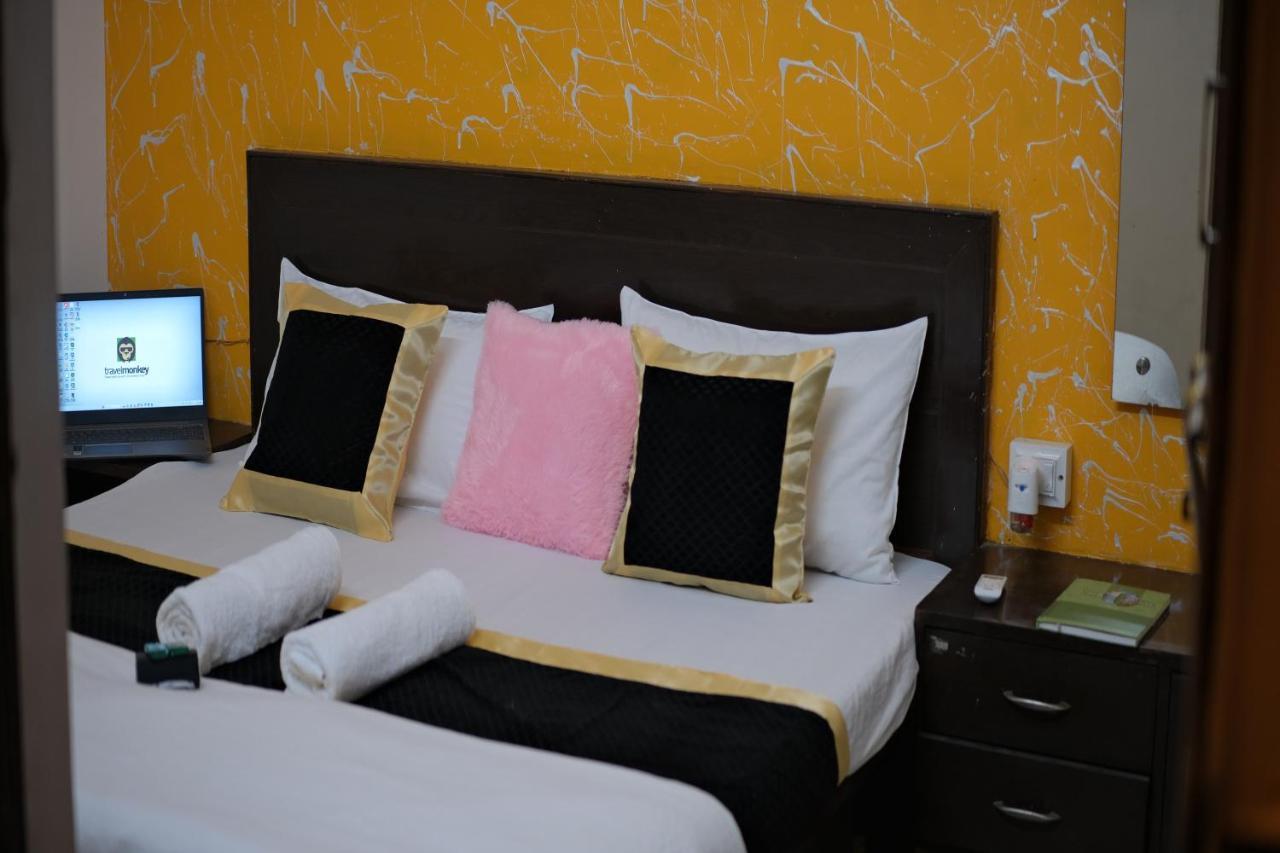 Travel Monkey Hostel Agra  Buitenkant foto