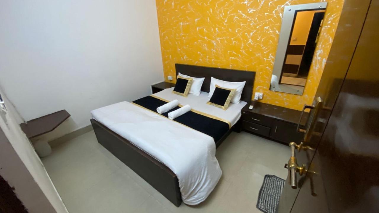 Travel Monkey Hostel Agra  Buitenkant foto