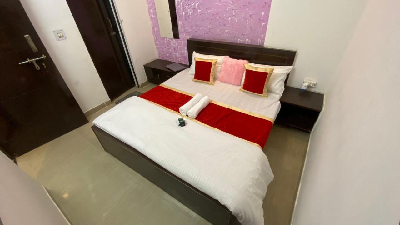 Travel Monkey Hostel Agra  Buitenkant foto