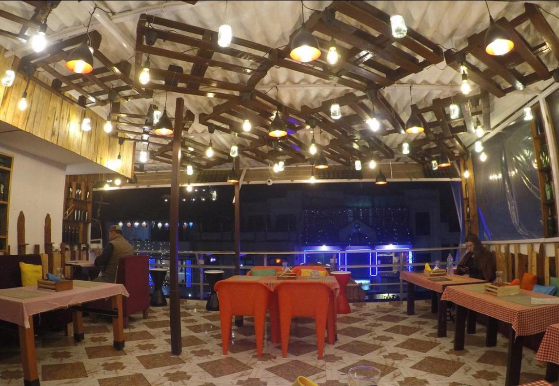 Travel Monkey Hostel Agra  Buitenkant foto