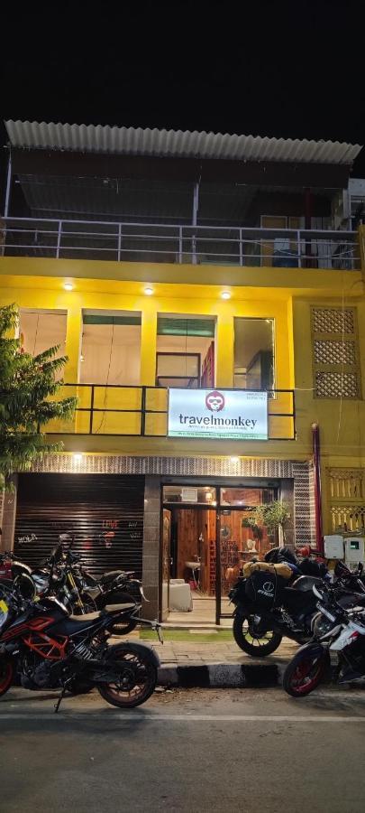 Travel Monkey Hostel Agra  Buitenkant foto