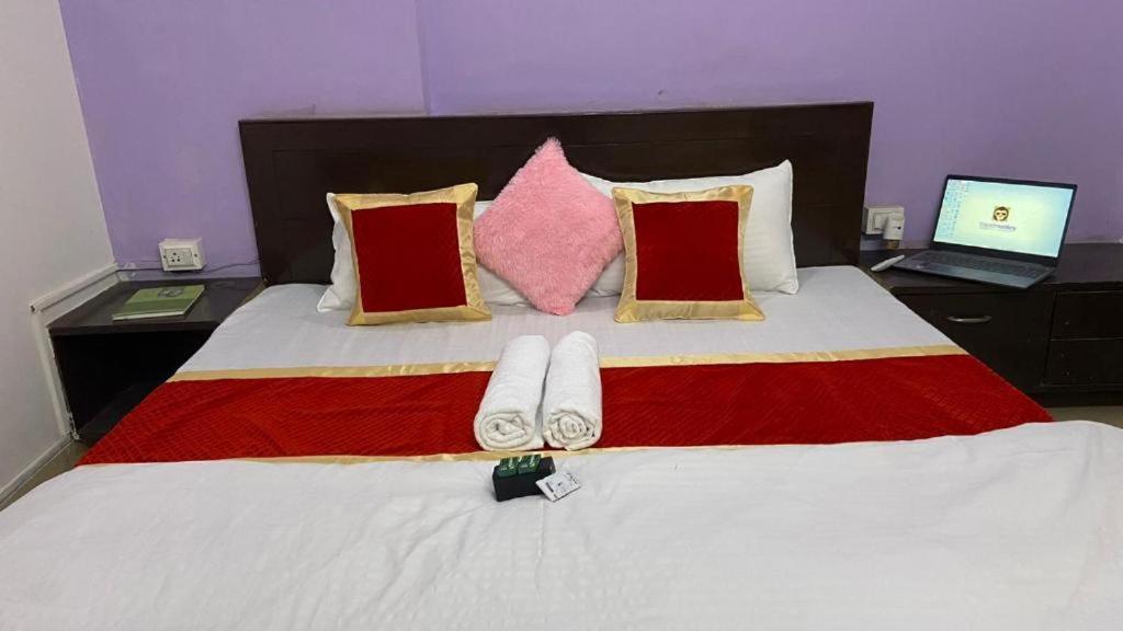 Travel Monkey Hostel Agra  Buitenkant foto